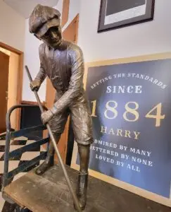 Harry’s First Job statue in Independence, Missouri