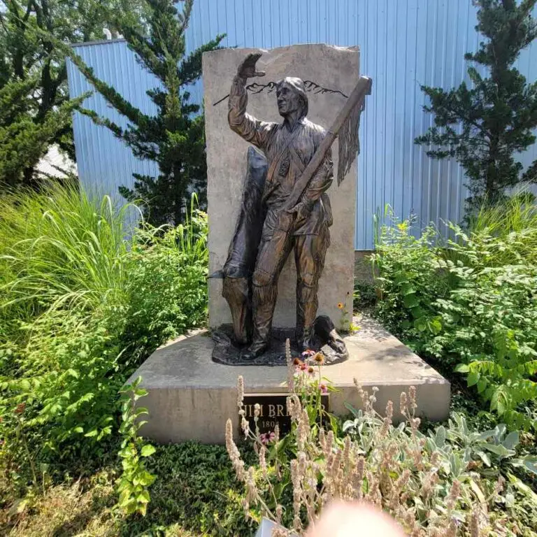 Jim Bridger statue in Independence, Missouri